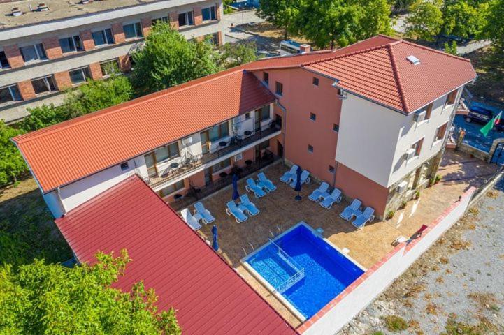 Family Hotel Preslav Экстерьер фото