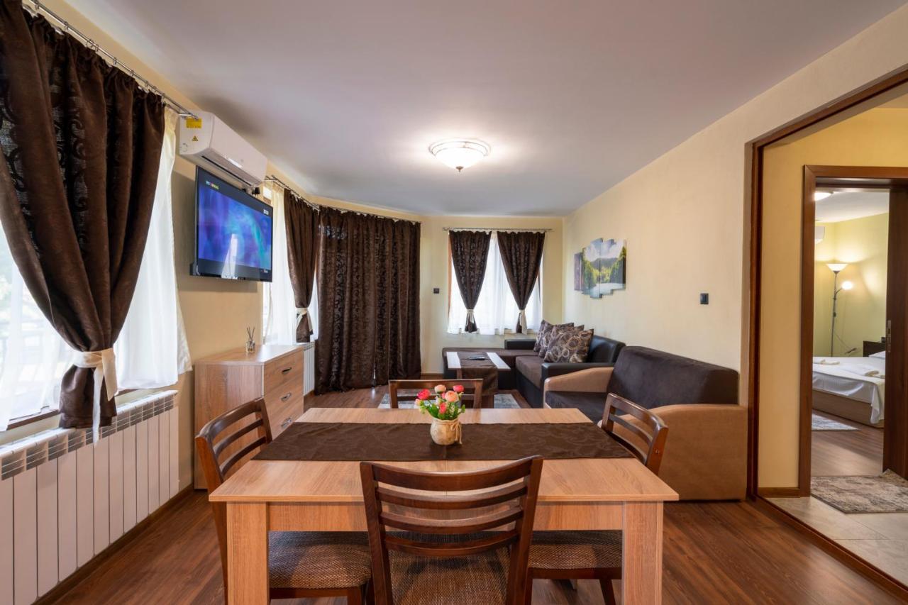 Family Hotel Preslav Экстерьер фото