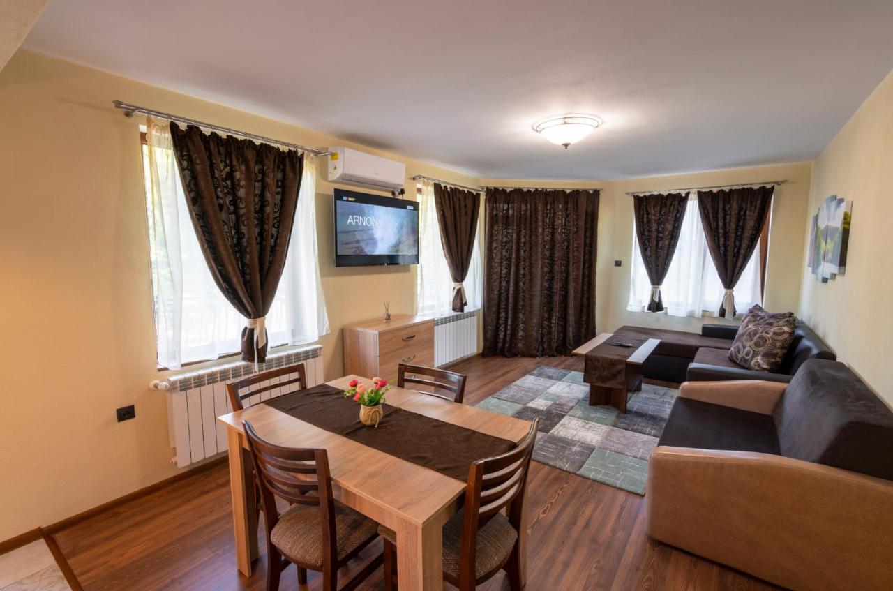 Family Hotel Preslav Экстерьер фото
